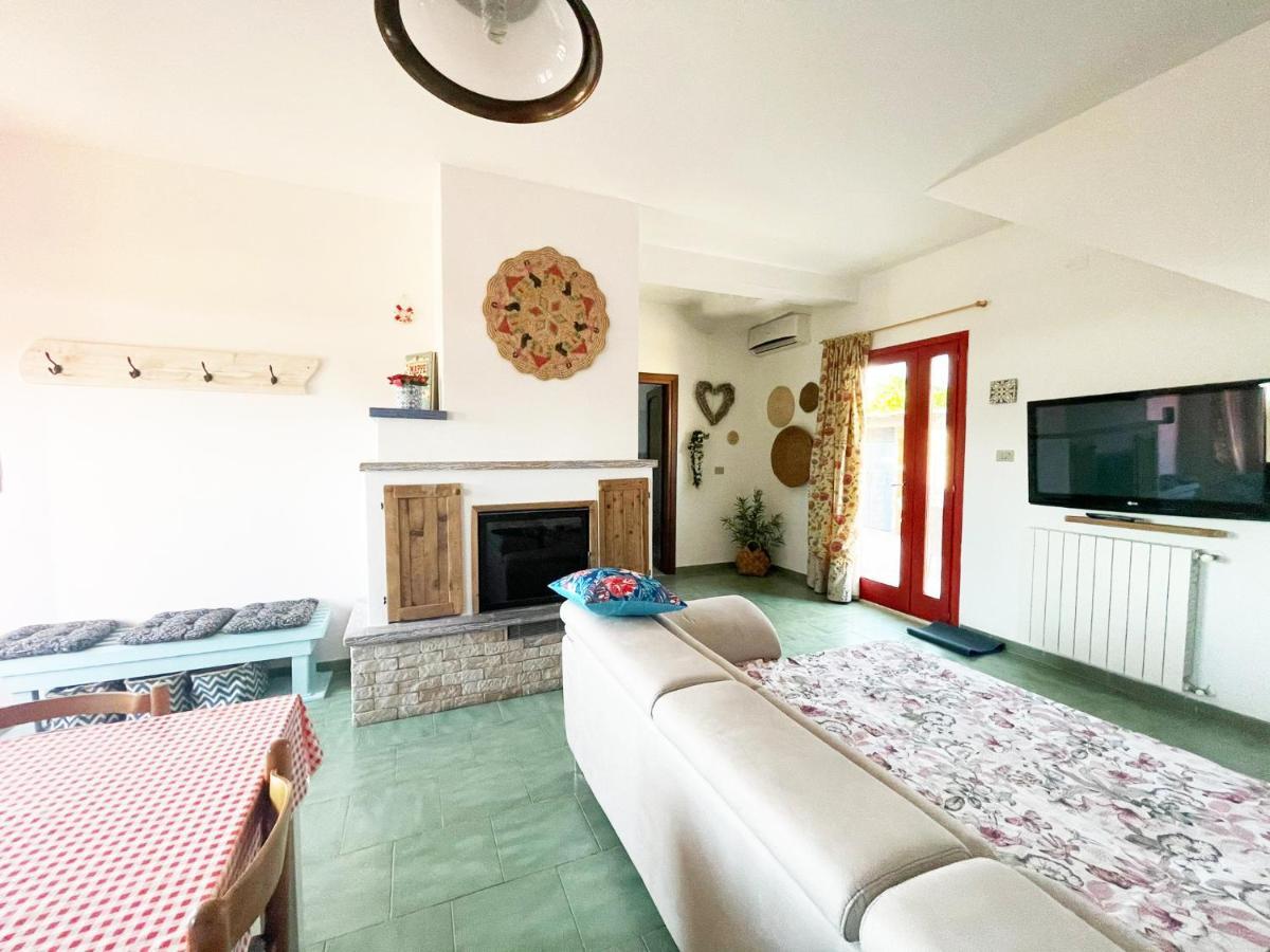 Casa Di Nelia Villa Baratili San Pietro ภายนอก รูปภาพ